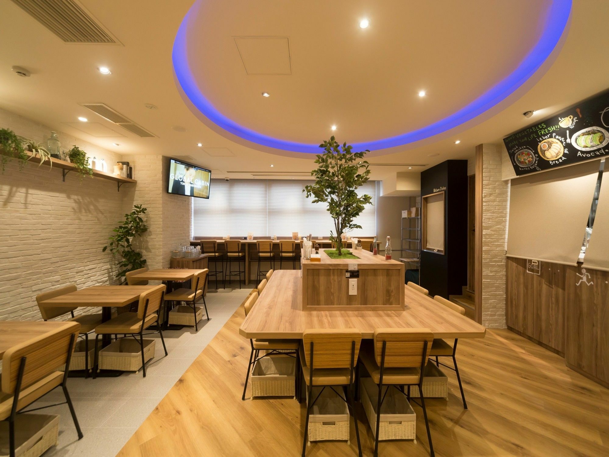 Capsule hotel Global Cabin Suidobashi